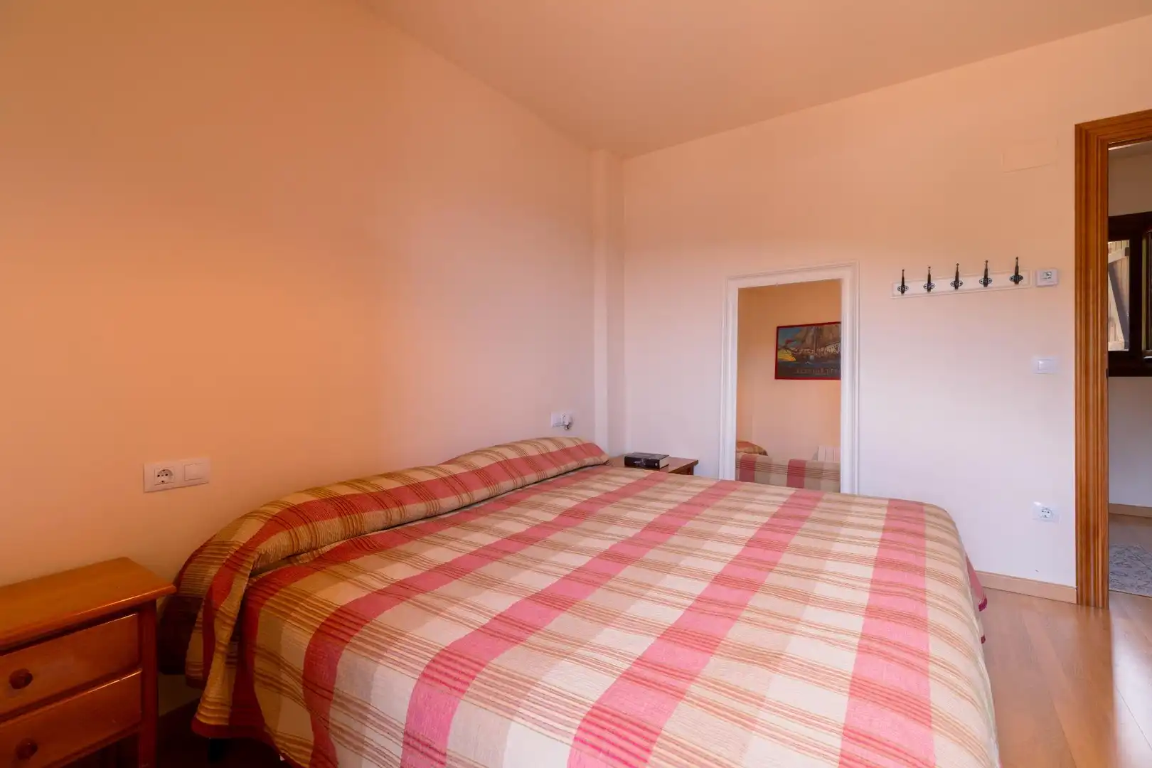 Habitación de Casa adosada en venta en Biescas con Calefacción, Jardín privado y Amueblado