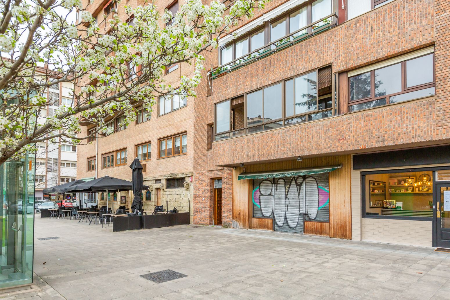 Vista exterior de Local en venta en  Pamplona / Iruña con Terraza