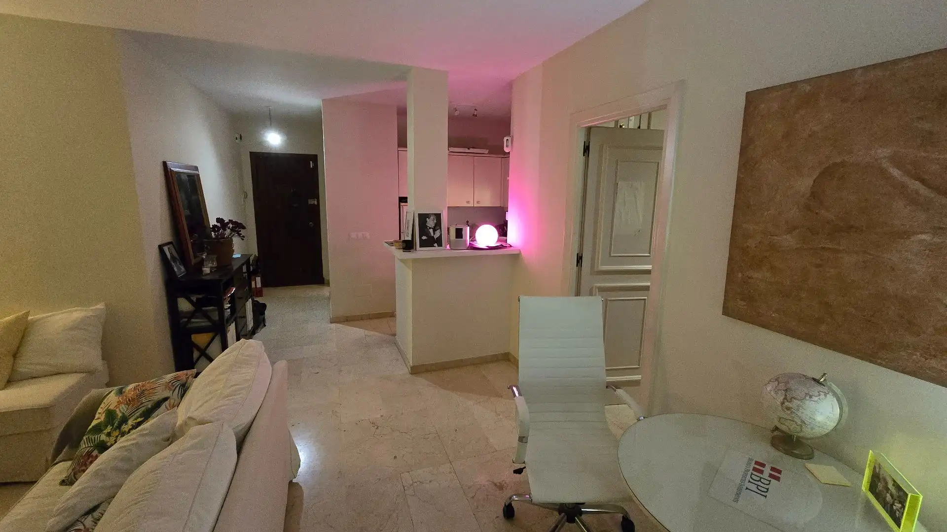 Sala d'estar de Apartament en venda en Estepona amb Aire condicionat, Calefacció i Terrassa