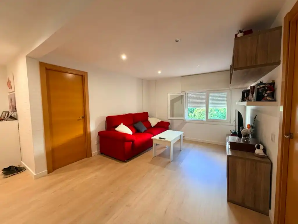 Living room of Flat for sale in Ripollet  with Parquet flooring and Terrace