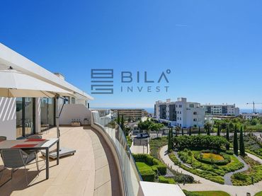 Ático con piscina en venta en Urb. Higueron West