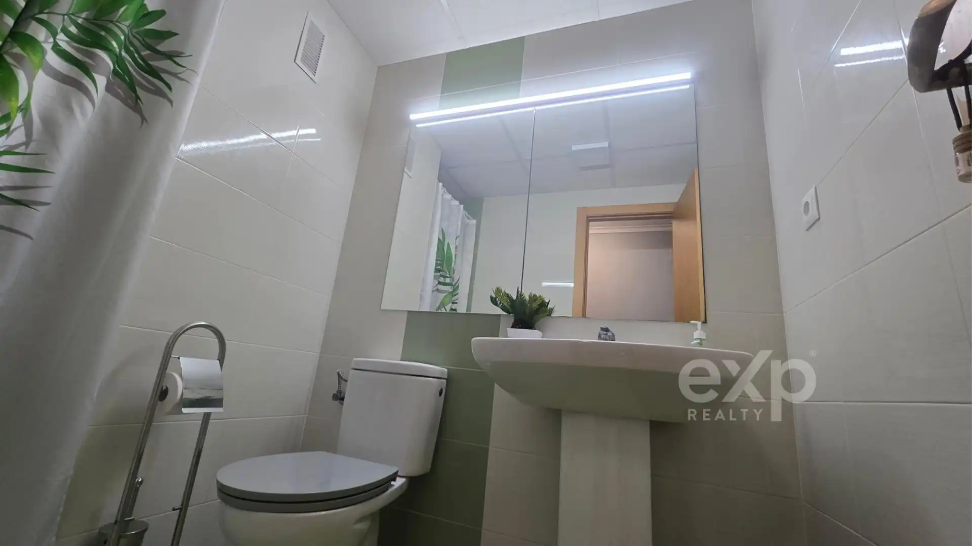 Bathroom of Flat for sale in Almenara  with Heating, Parquet flooring and Storage room