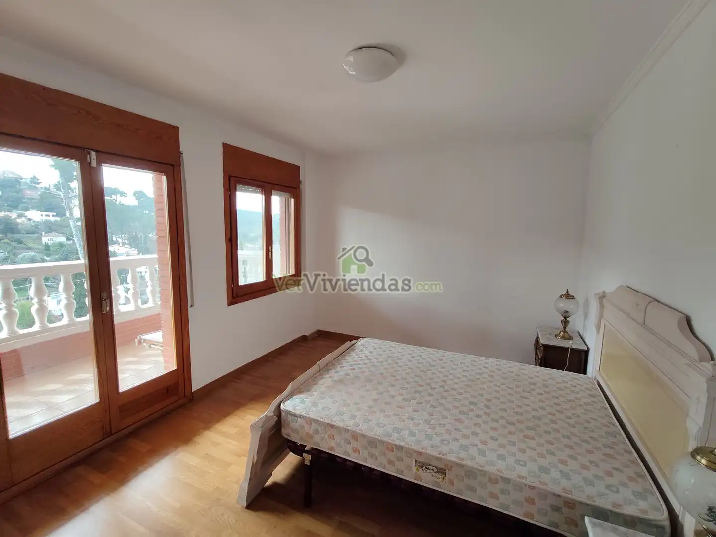 Dormitori de Casa o xalet en venda en Cerdanyola del Vallès amb Calefacció, Jardí privat i Parquet