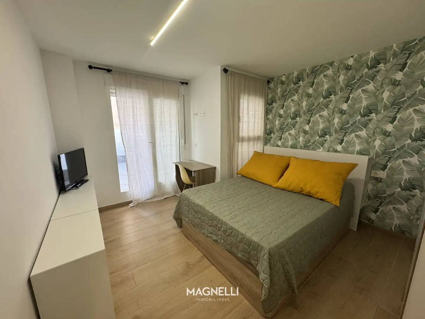 Flat for sale in Calle Manuel Maestre, Plaza Castelar - Mercado Central