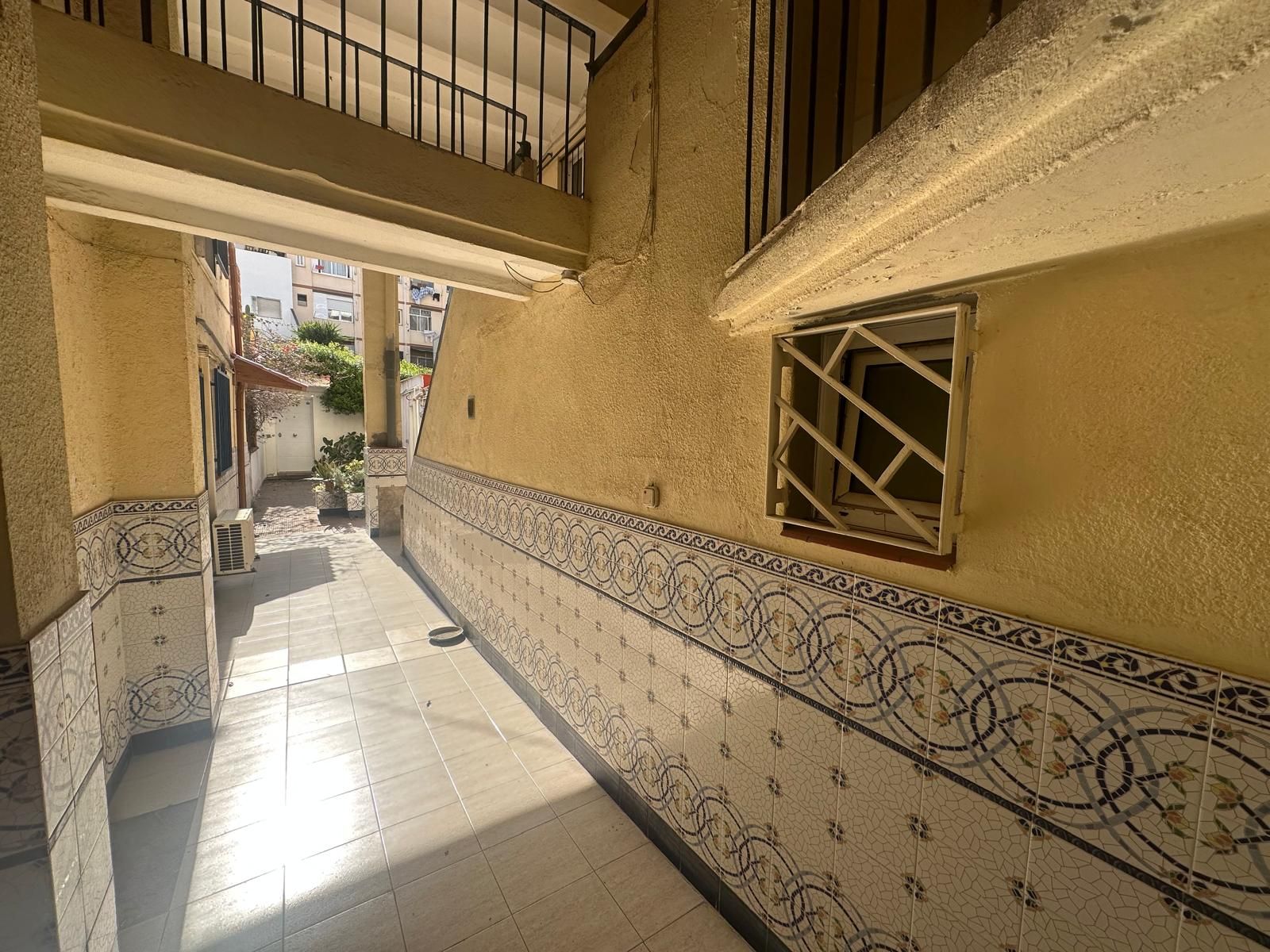 Exterior view of Flat for sale in L'Hospitalet de Llobregat