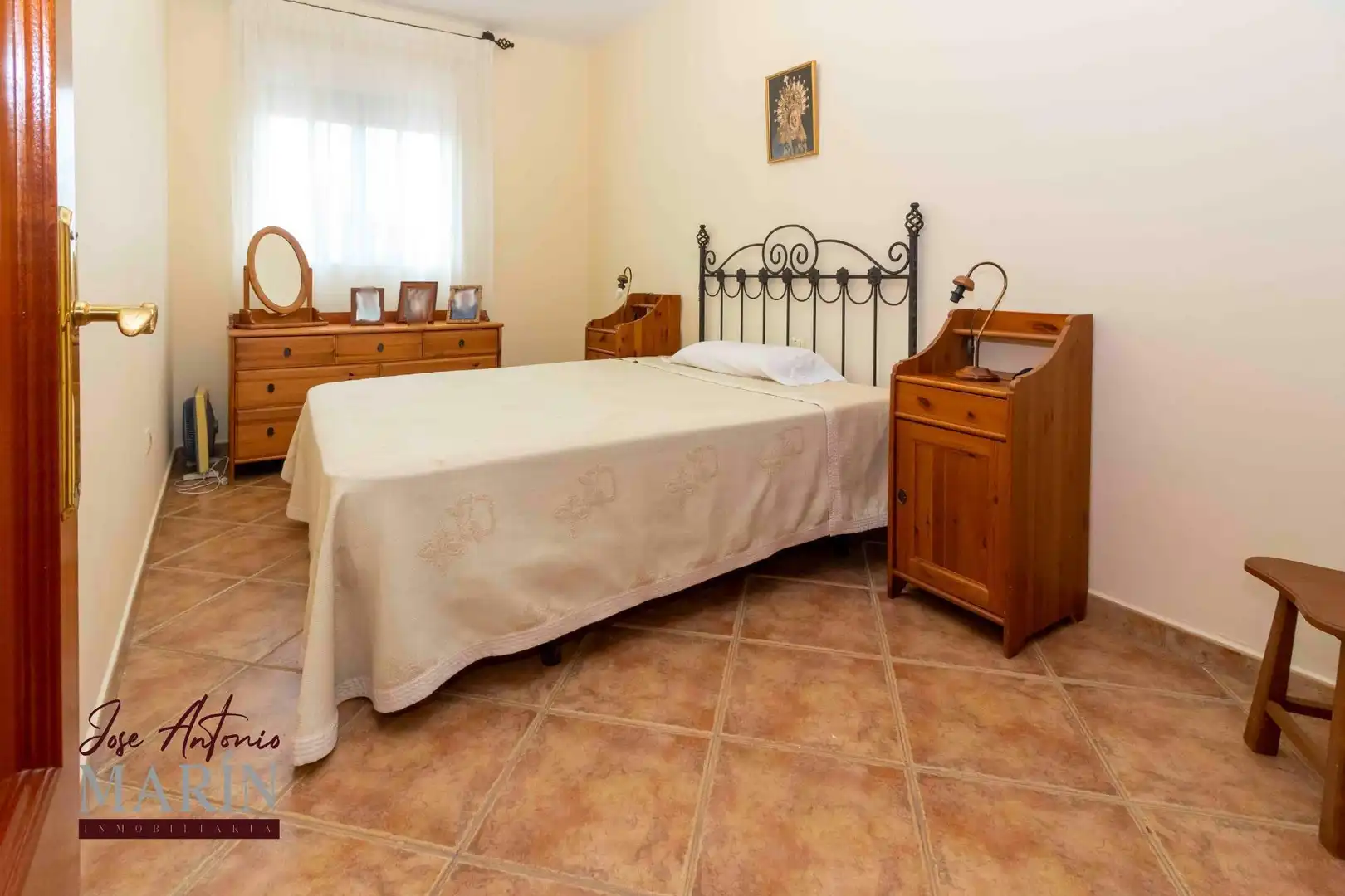 Dormitori de Casa o xalet en venda en Badajoz amb Terrassa, Traster i Moblat