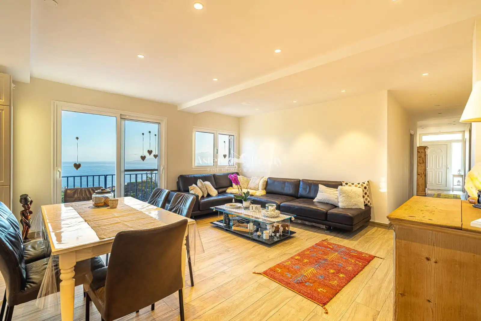 Sala de estar de Casa o chalet en venta en Santiago del Teide con Aire acondicionado, Calefacción y Piscina