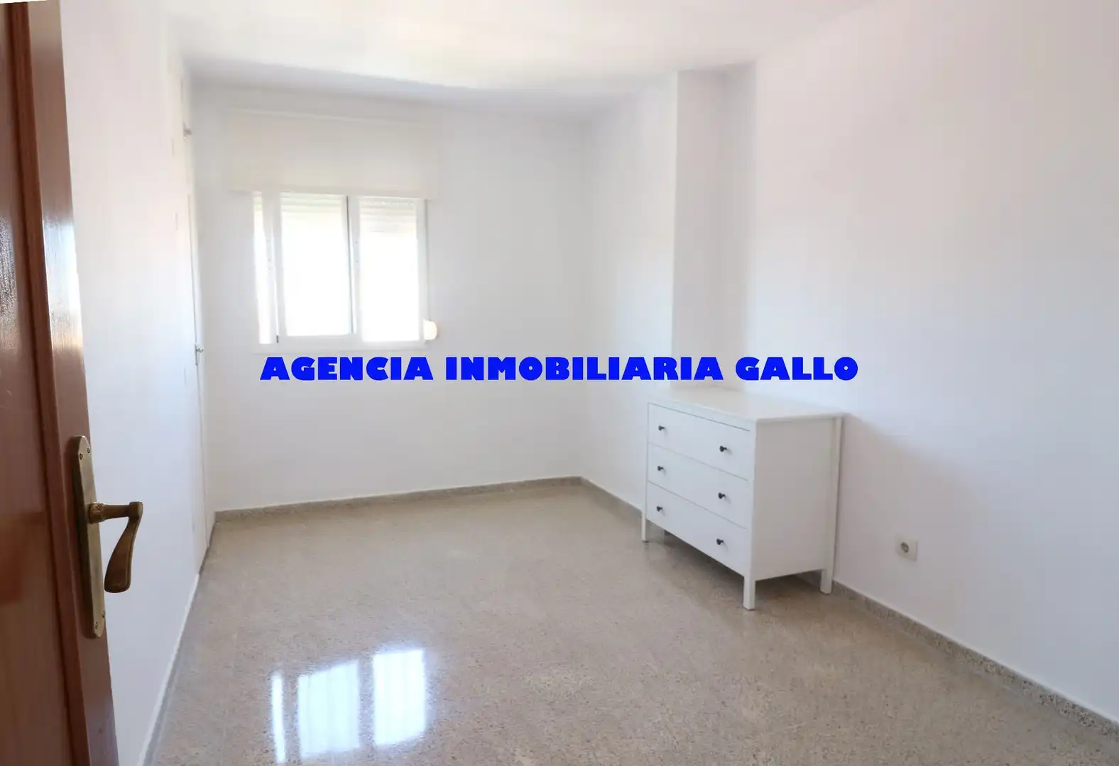 Habitación de Piso de alquiler en Sevilla con Aire acondicionado y Amueblado