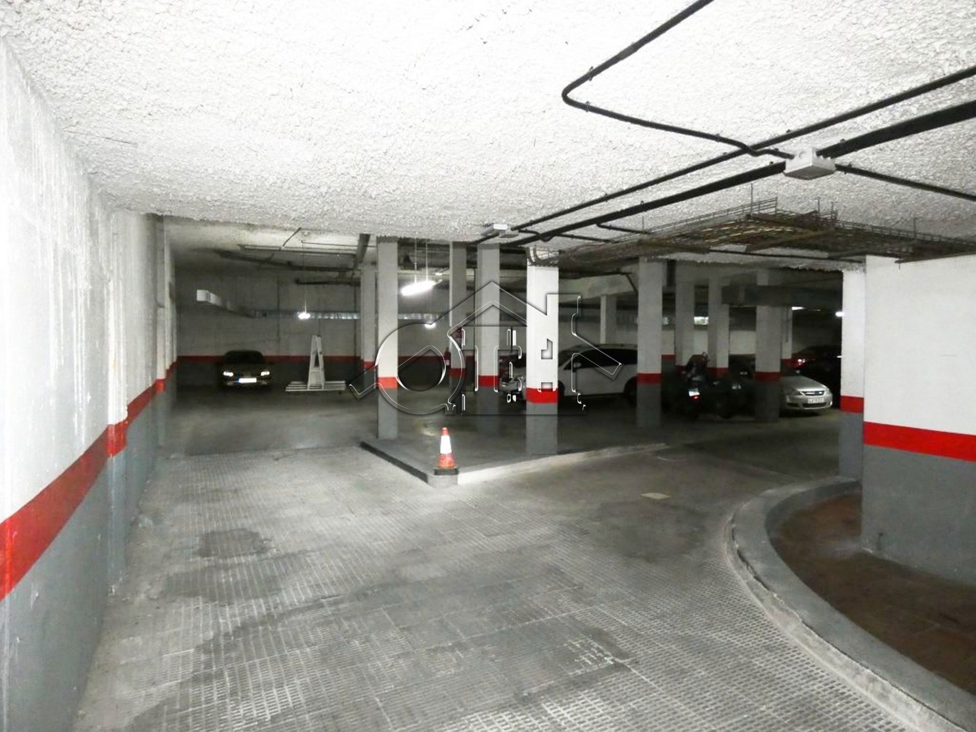 Parking de Dúplex en venta en Torres de la Alameda con Aire acondicionado, Calefacción y Parquet