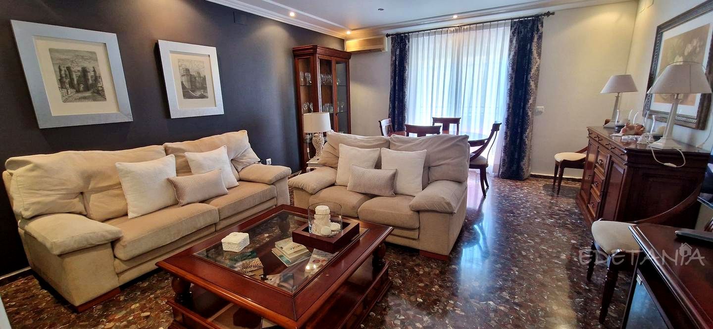 Living room of Flat for sale in Alfara del Patriarca  with Air Conditioner and Furnished