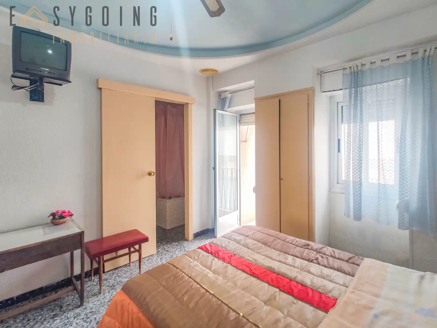 Habitación de Edificio en venta en Santa Pola