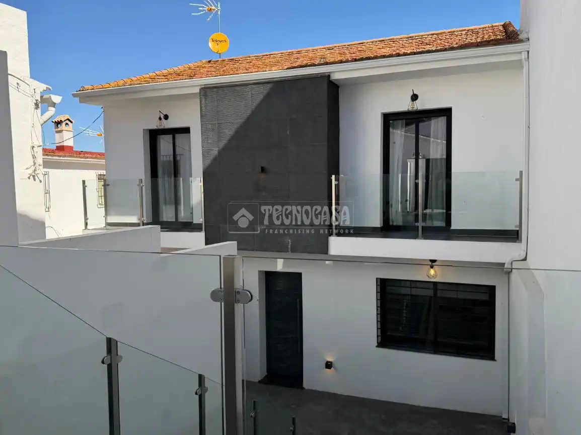 Terrassa de Casa adosada en venda en Málaga amb Aire condicionat, Terrassa i Moblat
