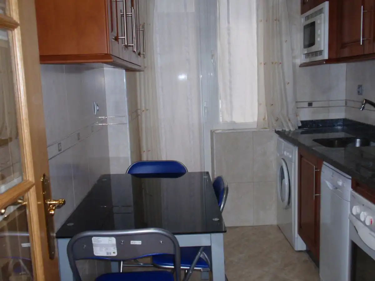 Cocina de Piso de alquiler en Salamanca con Calefacción, Amueblado y Balcón