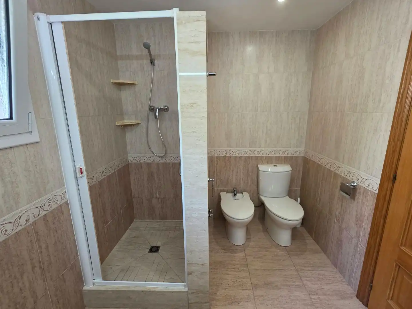 Bany de Casa o xalet de lloguer en Sant Fost de Campsentelles amb Terrassa, Piscina i Balcó