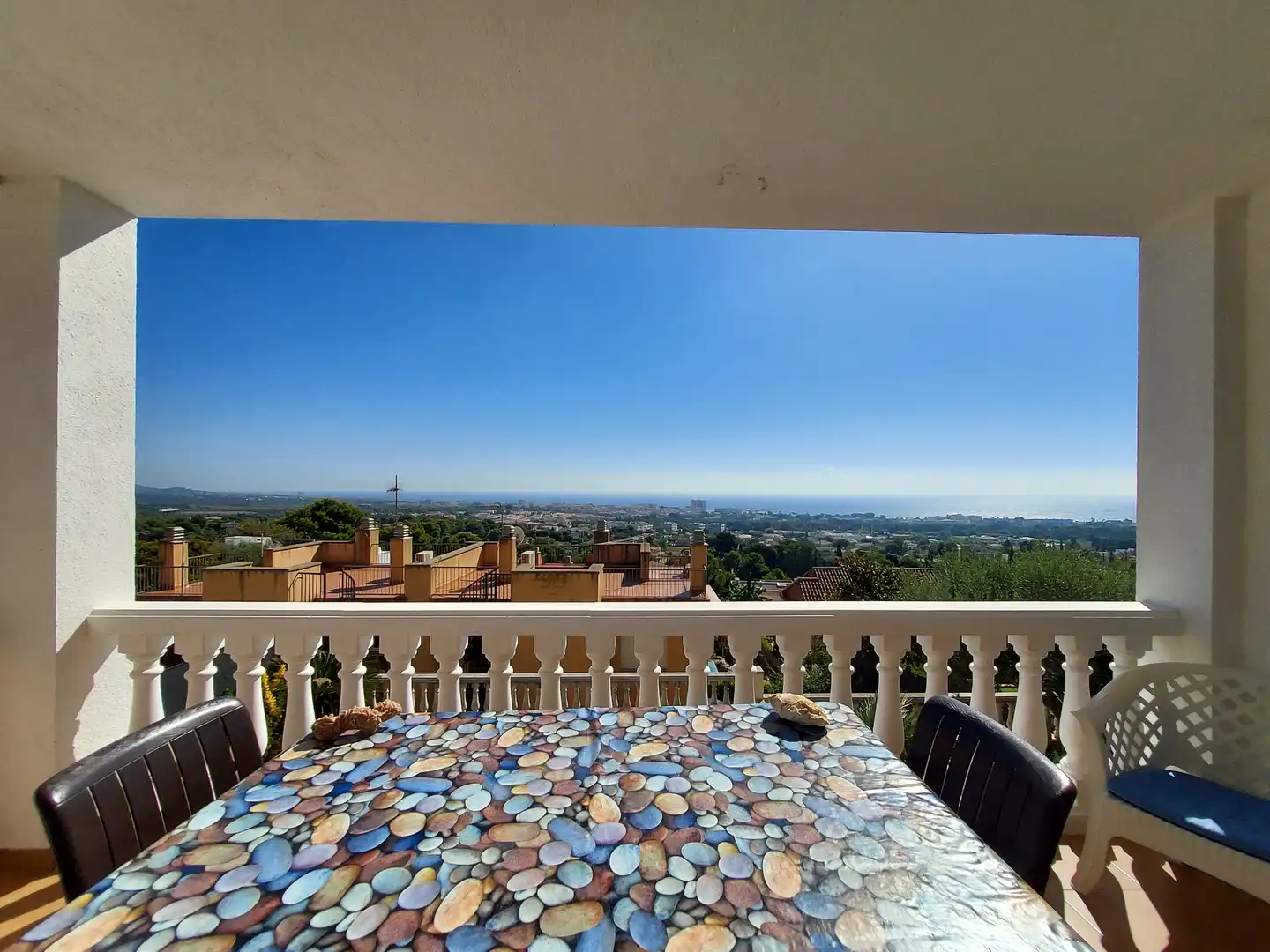 Vista exterior de Casa adosada en venta en El Vendrell con Jardín privado, Terraza y Piscina