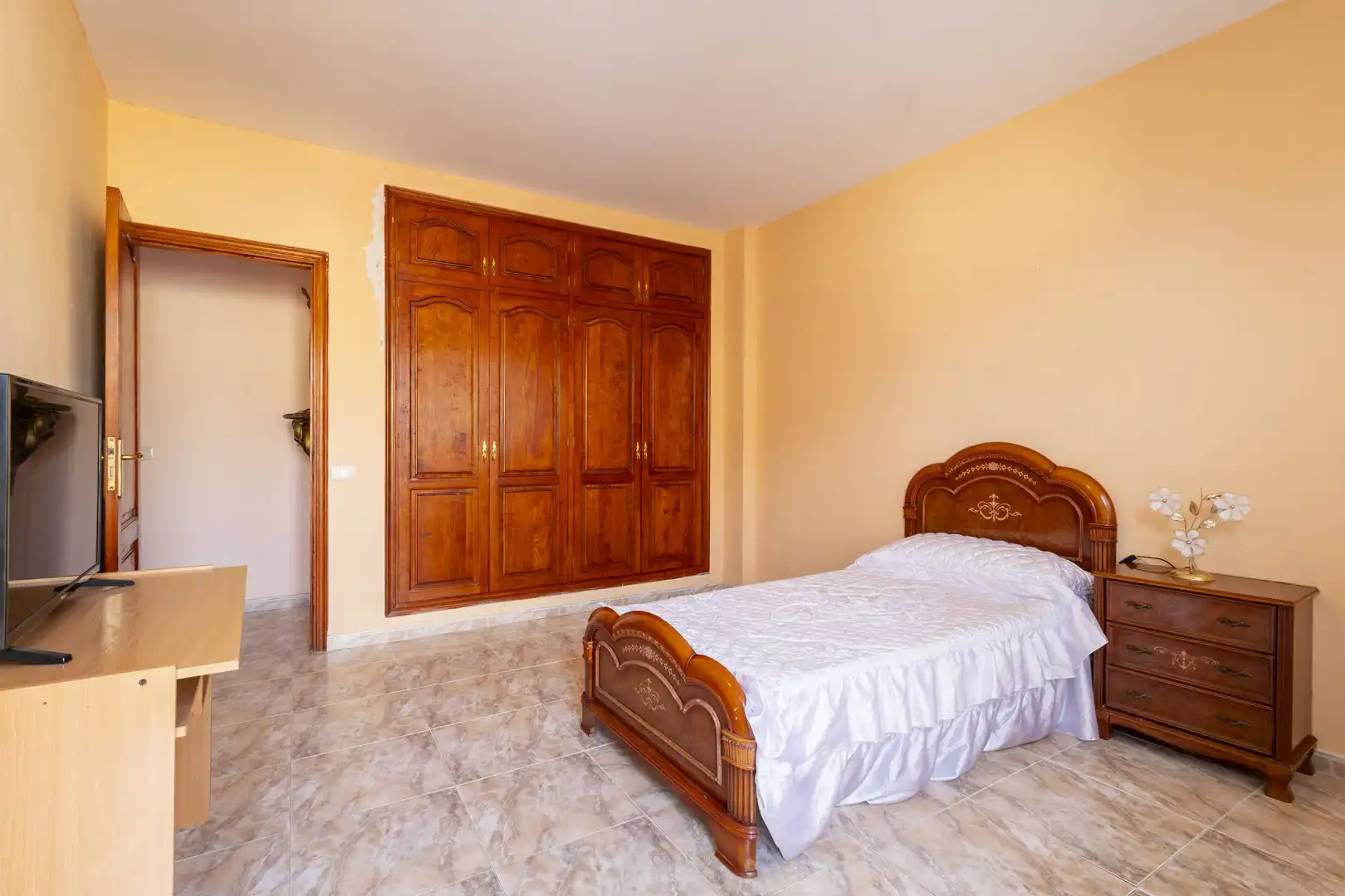 Schlafzimmer von Einfamilien-Reihenhaus zum Verkauf in Los Realejos mit Privatgarten, Terrasse und Abstellraum