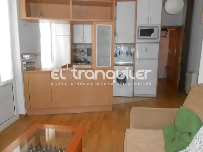 Wohnung zur Miete in Calle Atocha, Cortes - Huertas