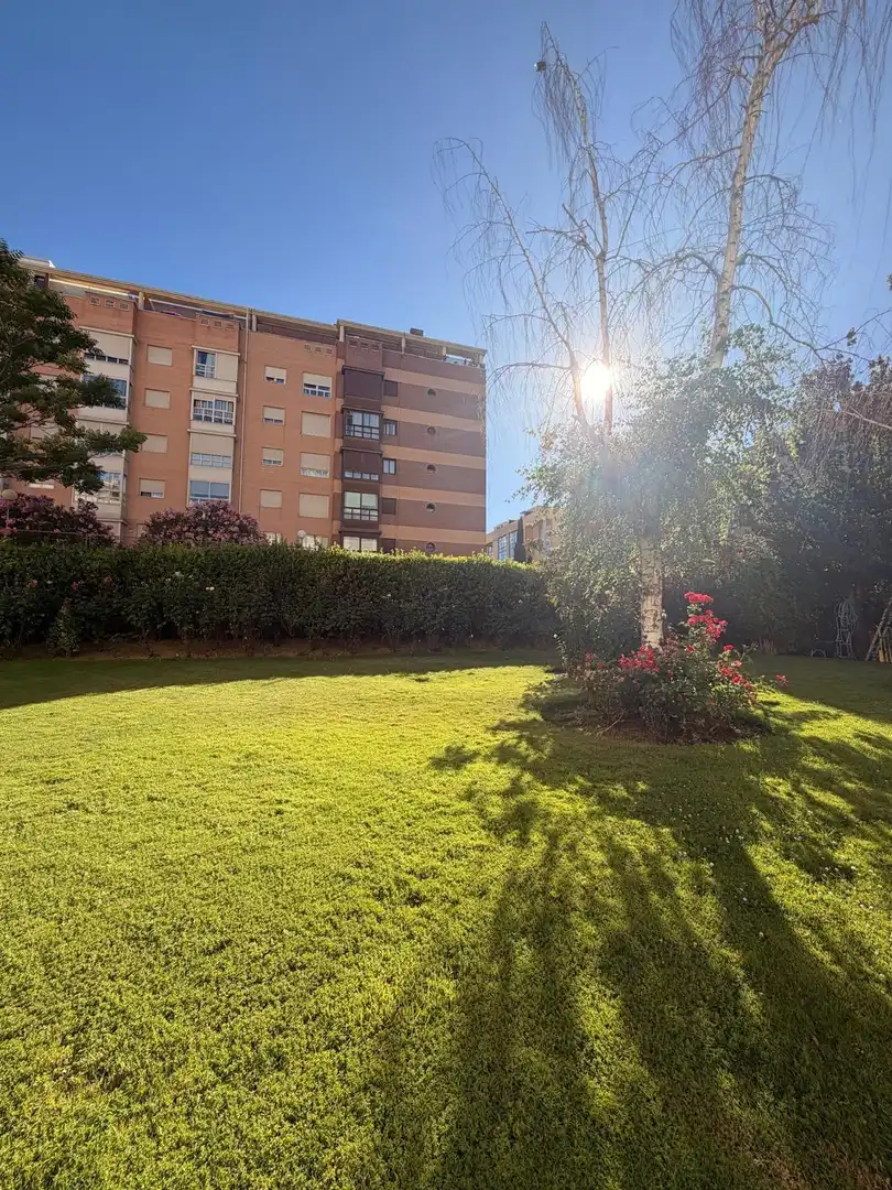 Vista exterior de Piso en venta en Madrid con Aire acondicionado, Calefacción y Trastero