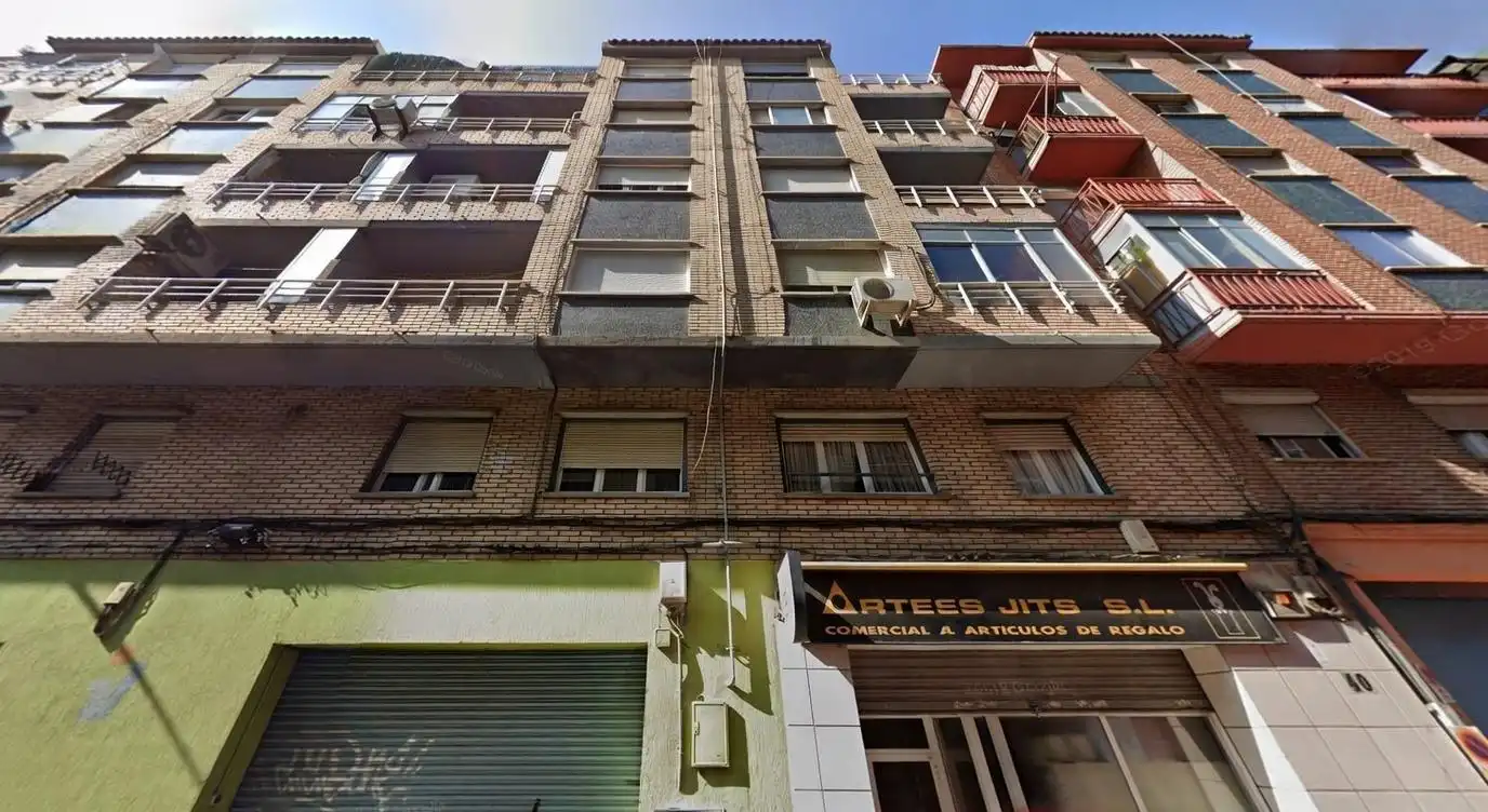 Vista exterior de Pis en venda en Zaragoza amb Balcó
