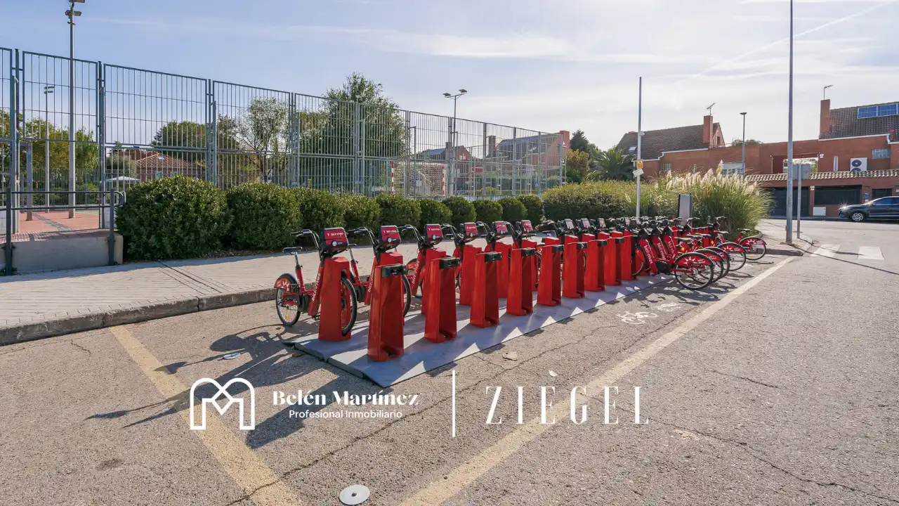 Parking de Casa o chalet en venta en Urbanizaciones