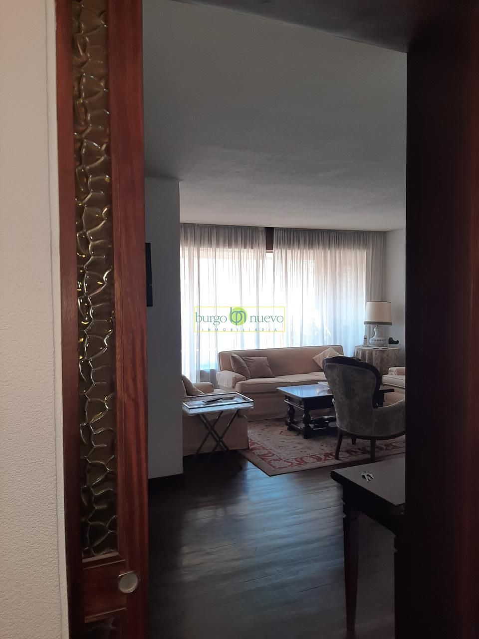 Sala de estar de Piso en venta en León Capital  con Calefacción, Parquet y Terraza