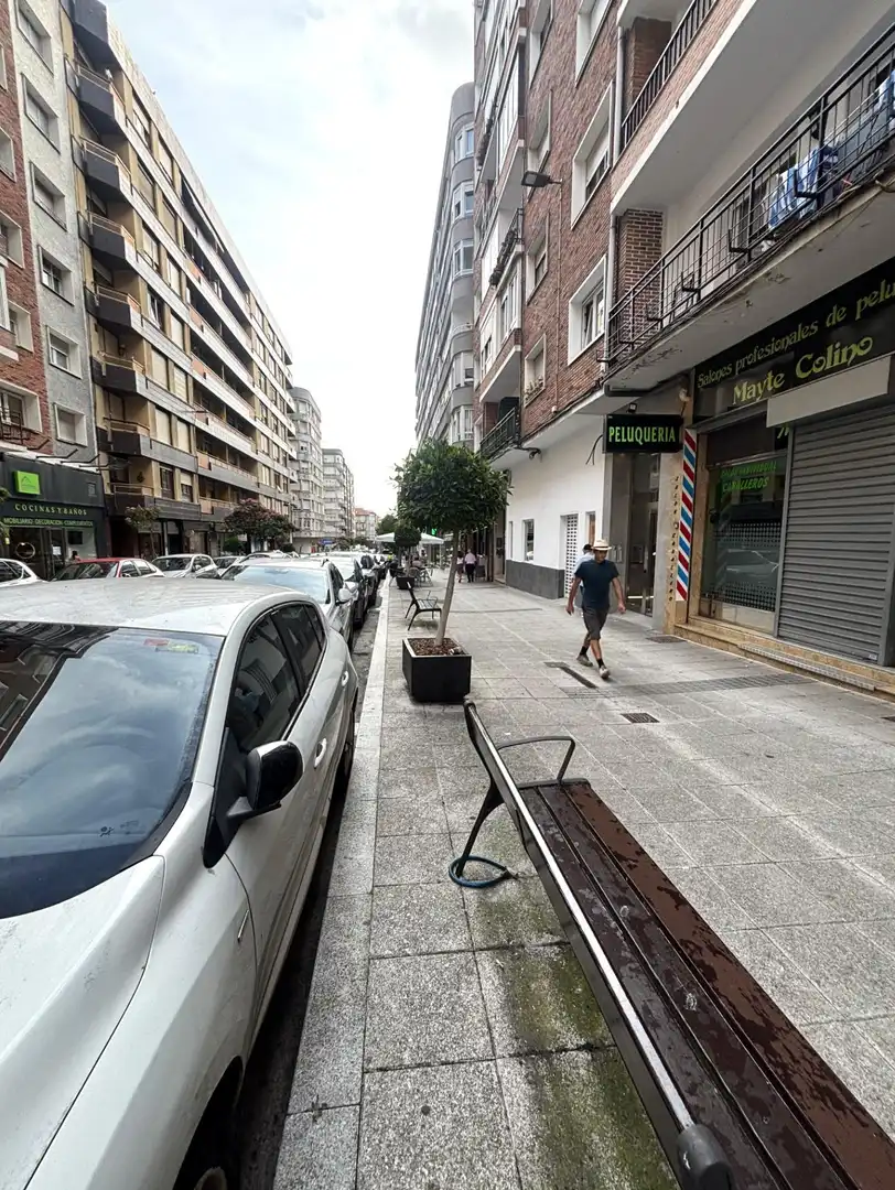 Local comercial en venta en Calle de los Floranes, imagen 2