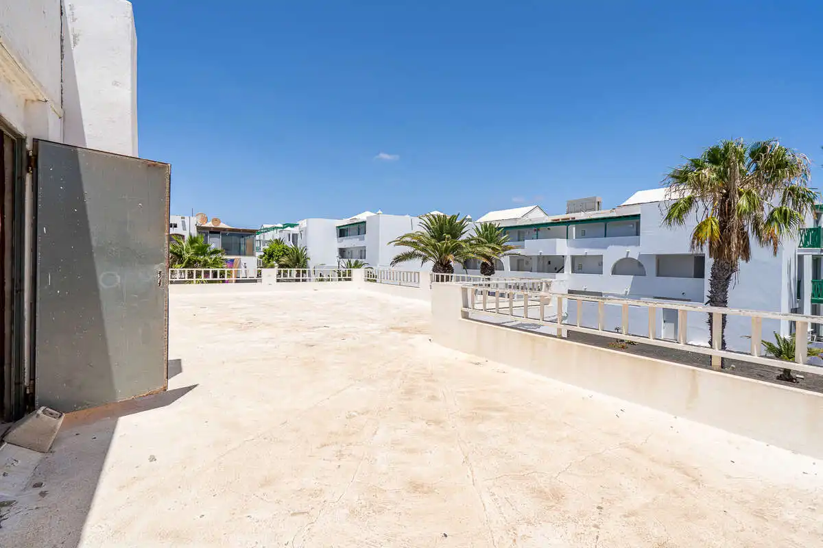 Außenansicht von Geschaftsraum zum Verkauf in Teguise mit Terrasse