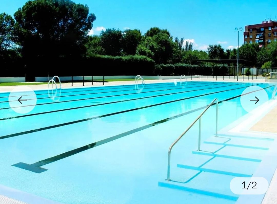Swimming pool of Flat for sale in  Madrid Capital  with Air Conditioner, Heating and Terrace