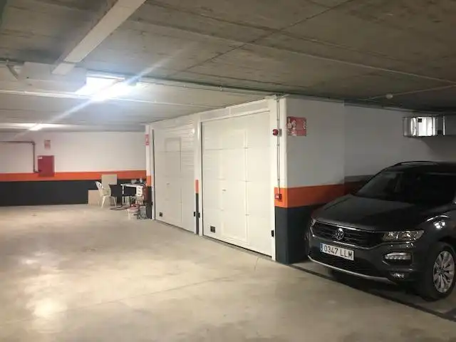 Parking of Garage for rent in Tomares