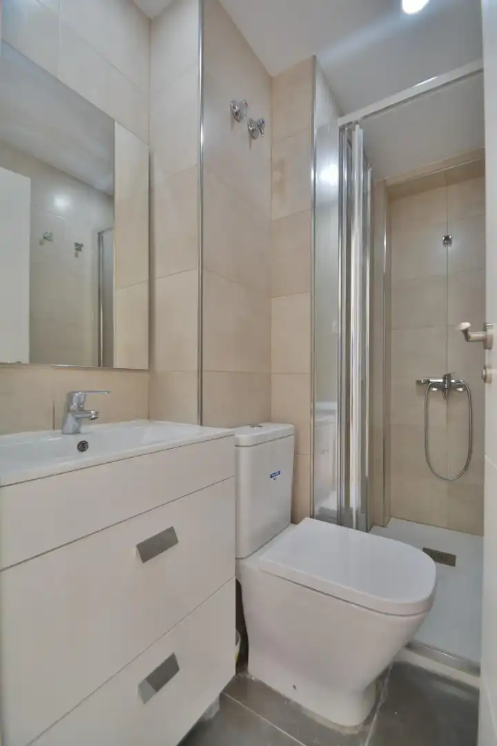 Badezimmer von Wohnung zur Miete in Fuencarral - El Pardo