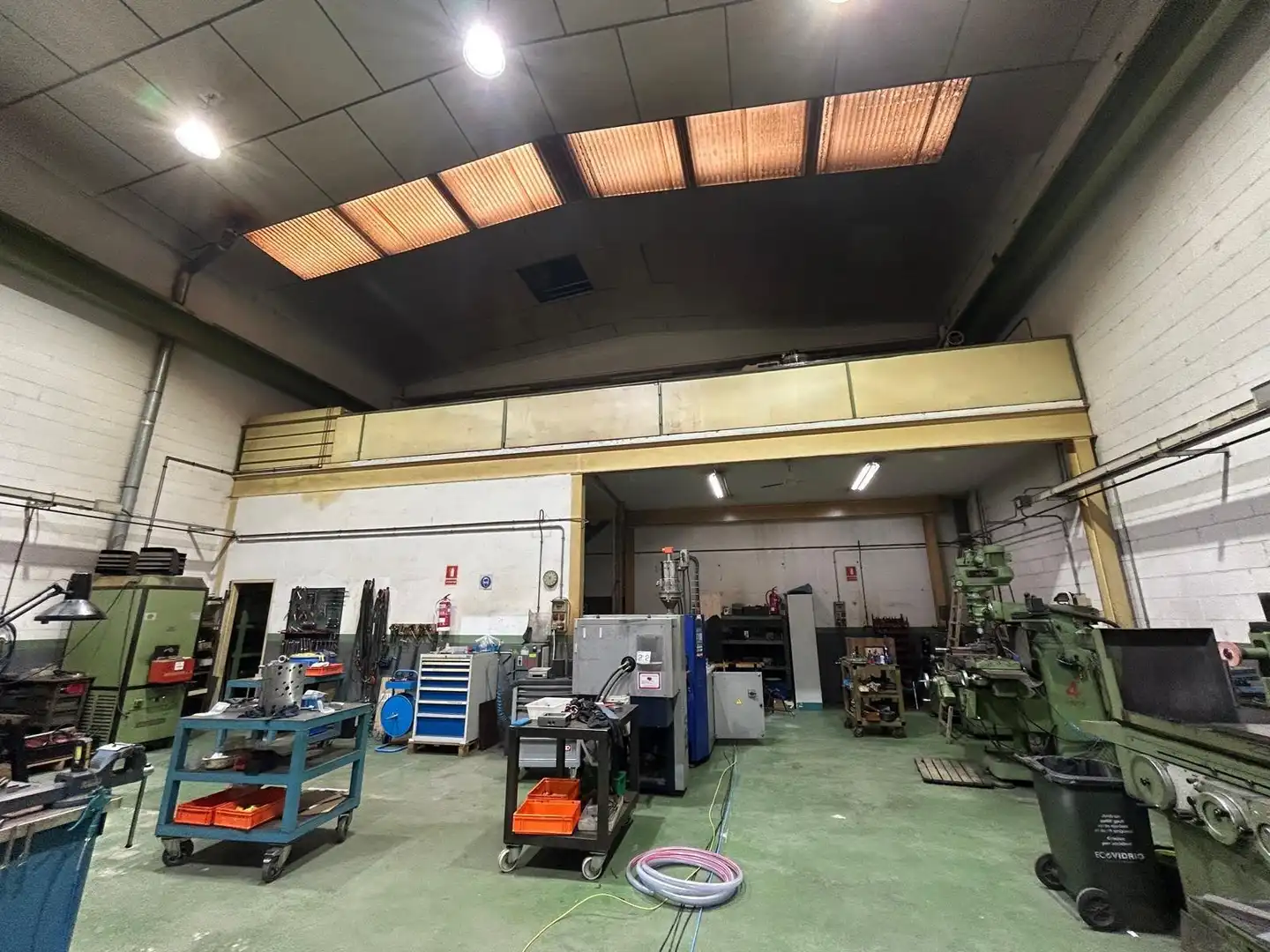 Nau industrial en venda en Rubí