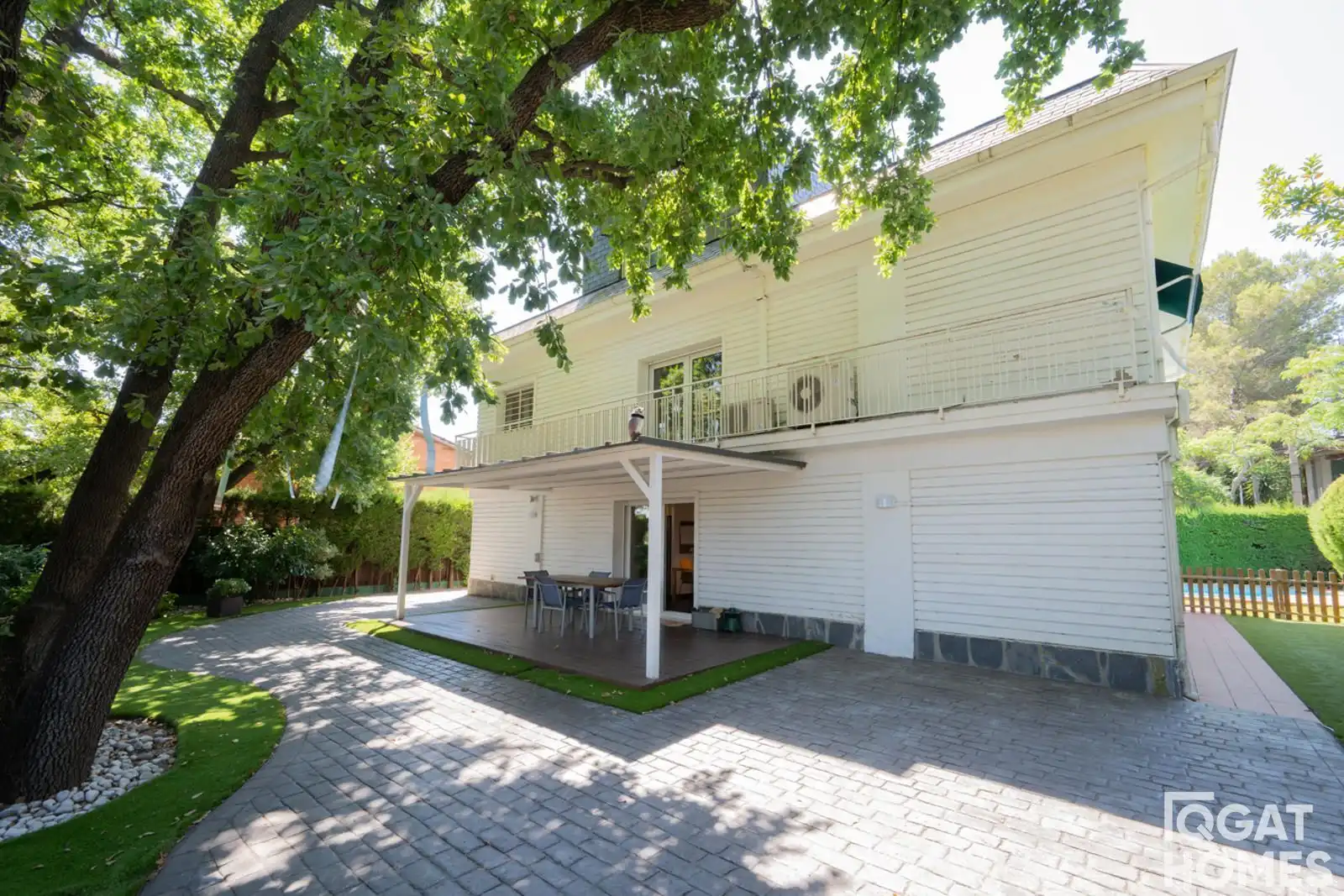 Vista exterior de Casa o xalet en venda en Sant Cugat del Vallès amb Aire condicionat, Calefacció i Jardí privat