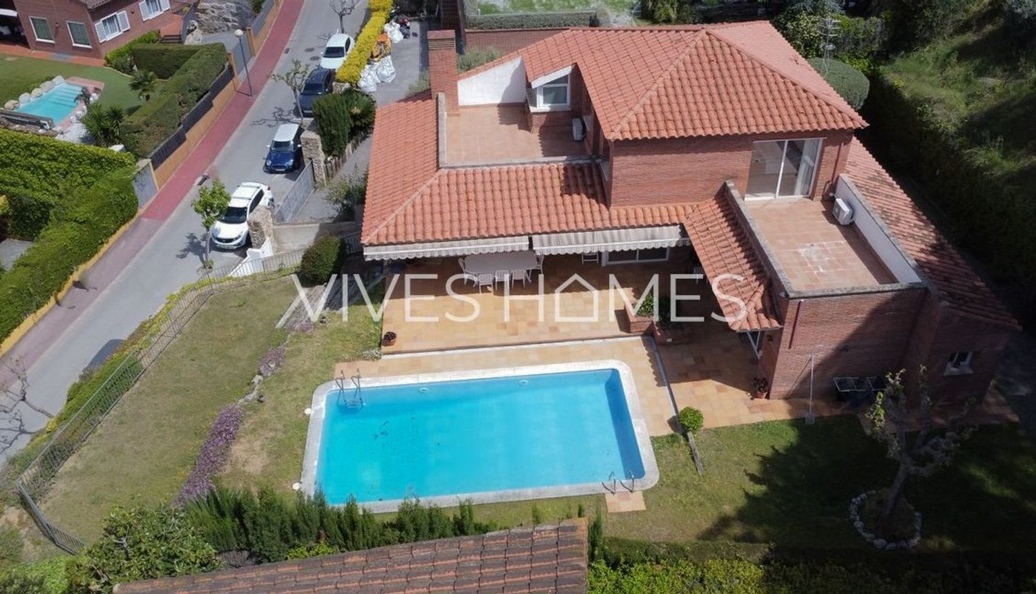 Exterior view of House or chalet for sale in Caldes d'Estrac  with Air Conditioner, Heating and Private garden