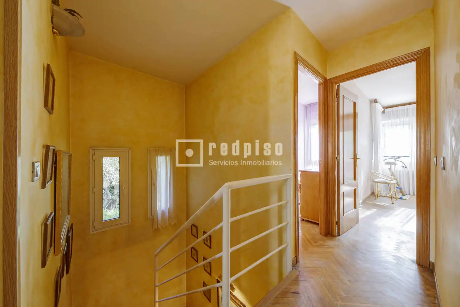 Bedroom of Flat for sale in Pozuelo de Alarcón  with Heating, Private garden and Parquet flooring