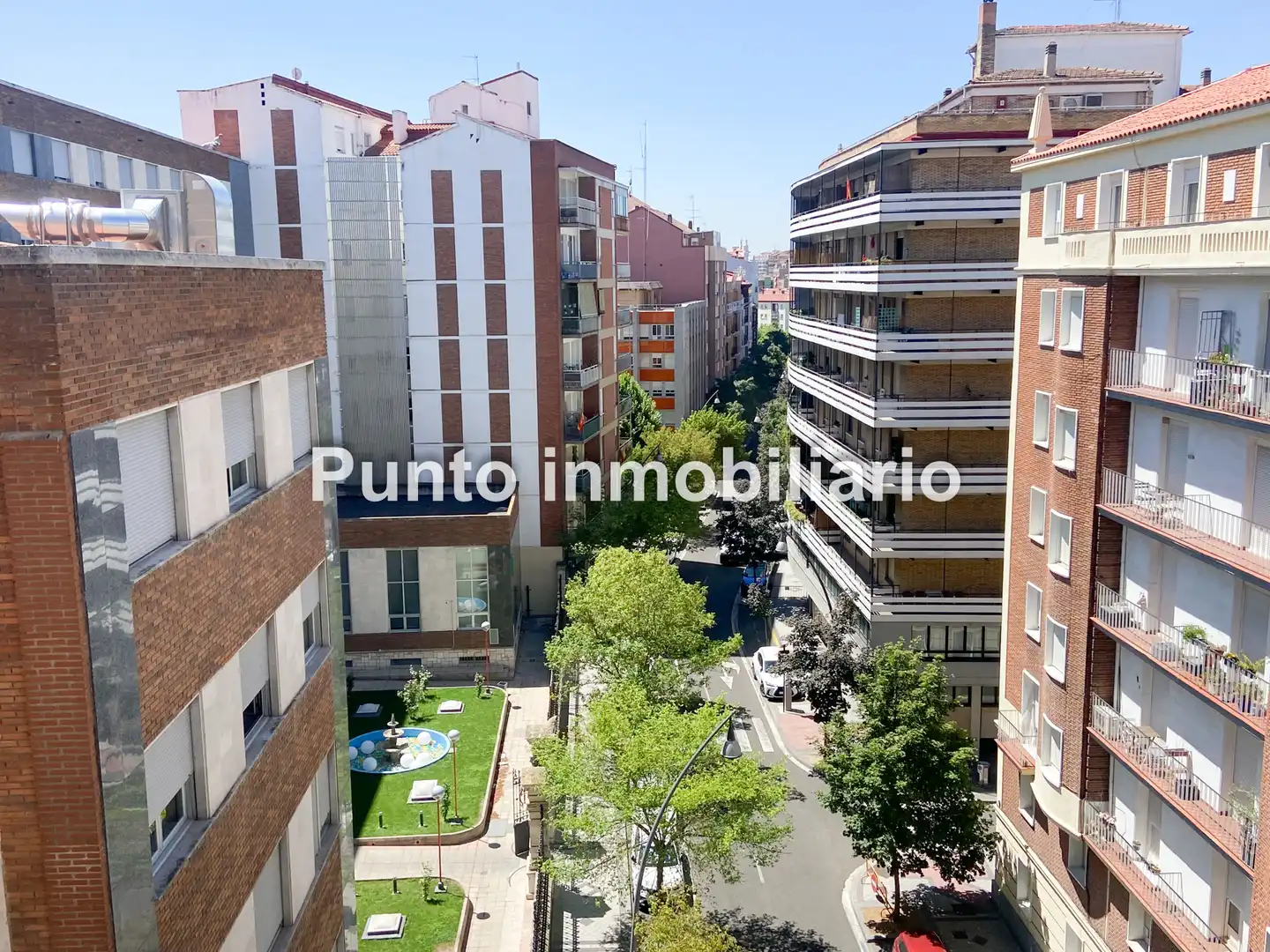 Vista exterior de Pis en venda en Valladolid amb Calefacció, Parquet i Terrassa