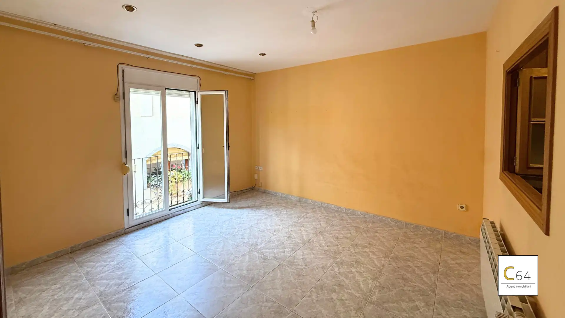 Sala d'estar de Finca rústica en venda en Falset amb Calefacció i Terrassa