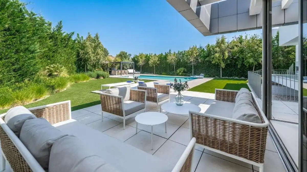 Terrassa de Casa o xalet en venda en Estepona amb Aire condicionat, Calefacció i Jardí privat
