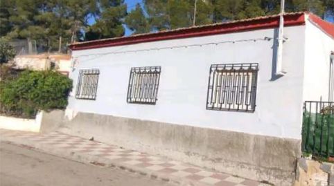 Foto 2 de Casa adosada en venta en Calle Cuevas, 39, Cenizate, Albacete