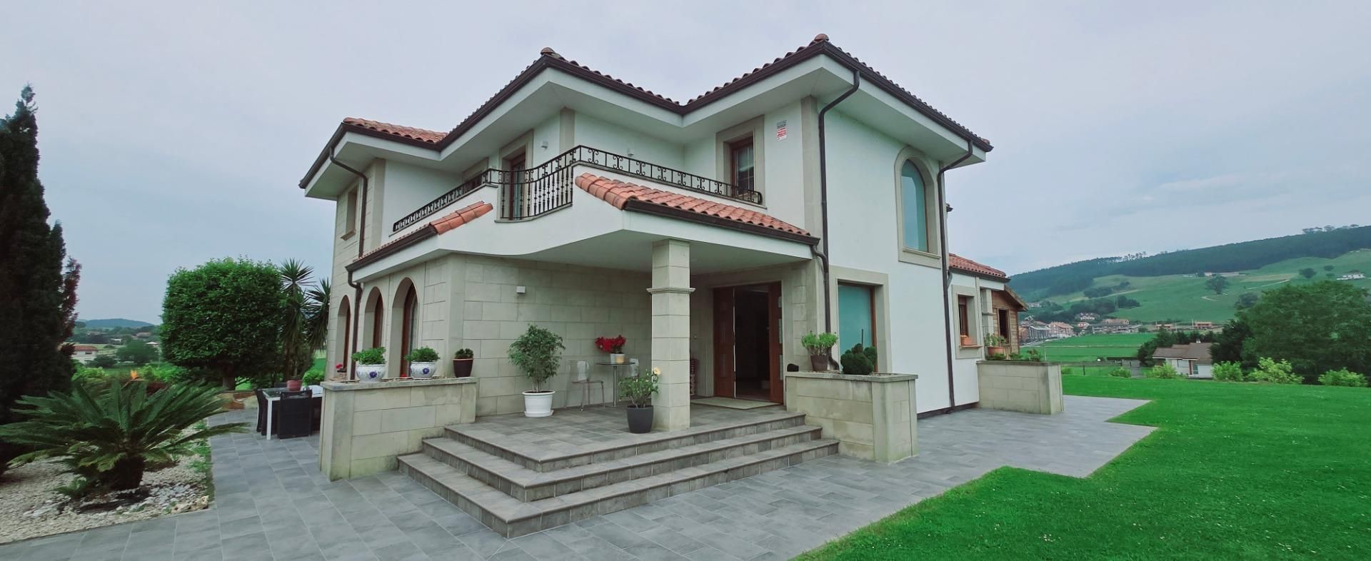 Vista exterior de Casa o xalet en venda en Meruelo amb Calefacció, Jardí privat i Terrassa