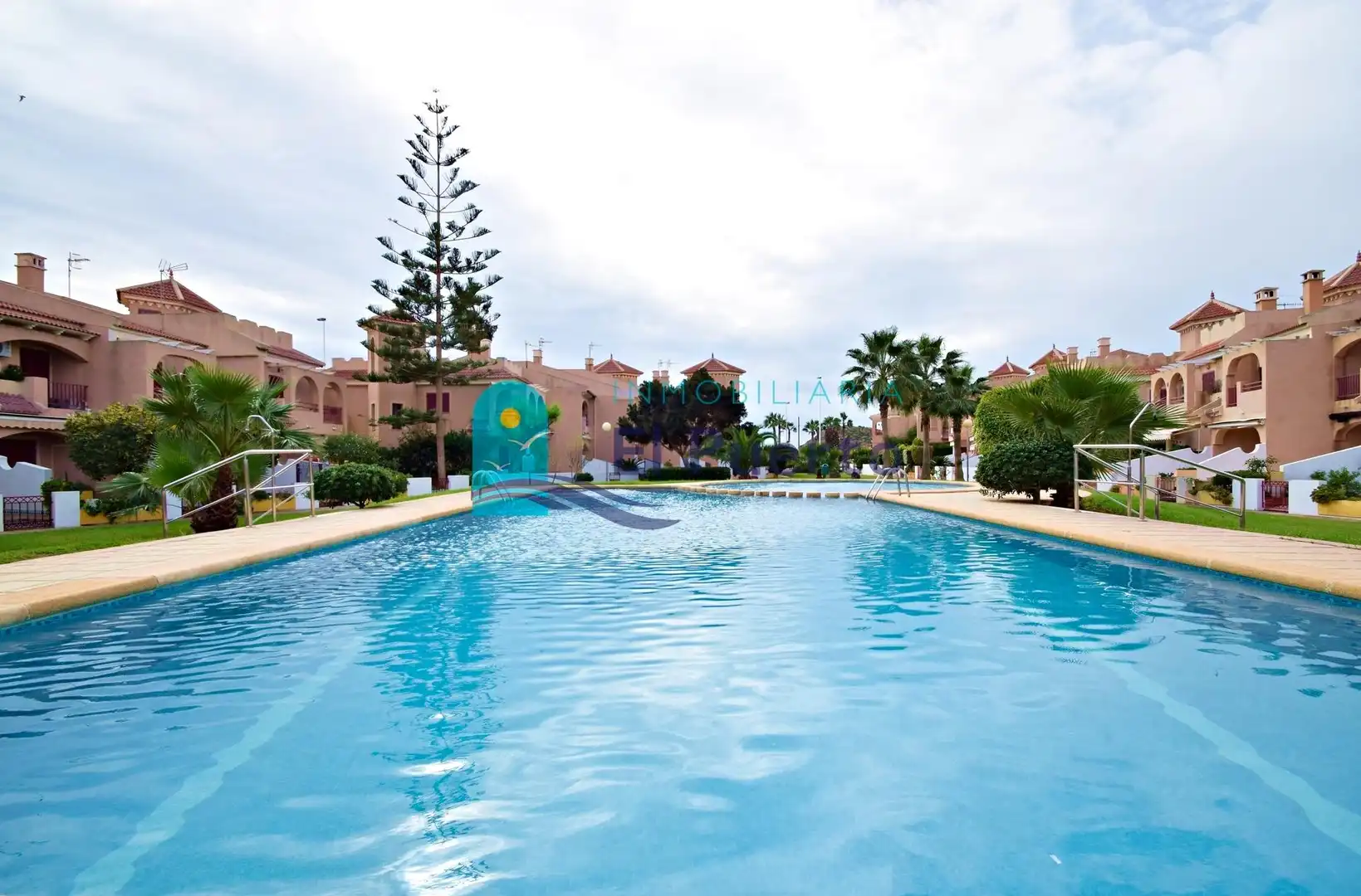 Vista exterior de Dúplex en venta en Mazarrón con Jardín privado, Terraza y Amueblado
