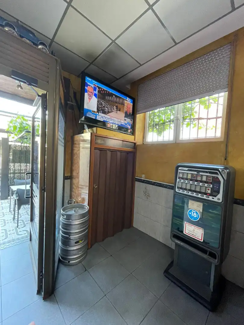 Local en venta en Valle de Trápaga-Trapagaran con Aire acondicionado, Terraza y Amueblado