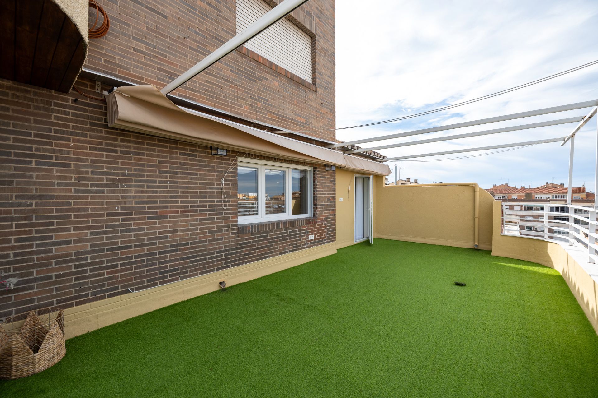 Terrace of Attic to rent in  Granada Capital  with Air Conditioner, Heating and Terrace