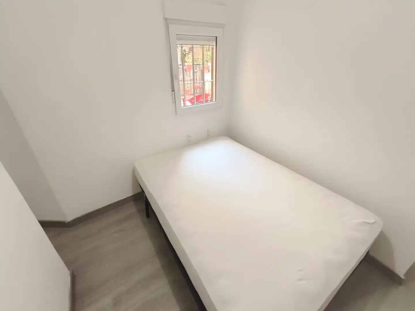 Dormitori de Pis de lloguer en Madrid amb Calefacció