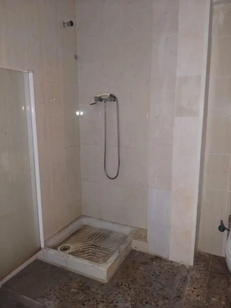 Baño de Local de alquiler en Can Bassa