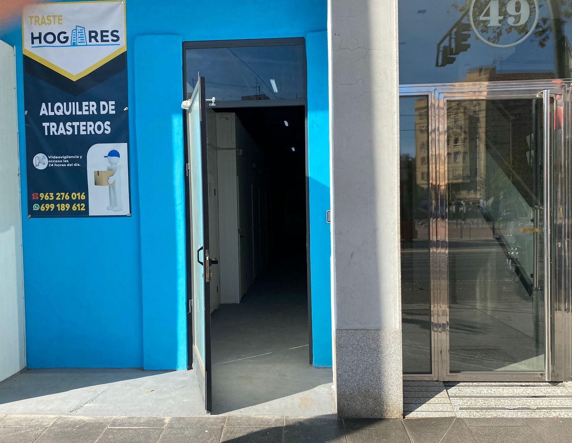 Box room to rent in Carrer ALMAZORA, Morvedre