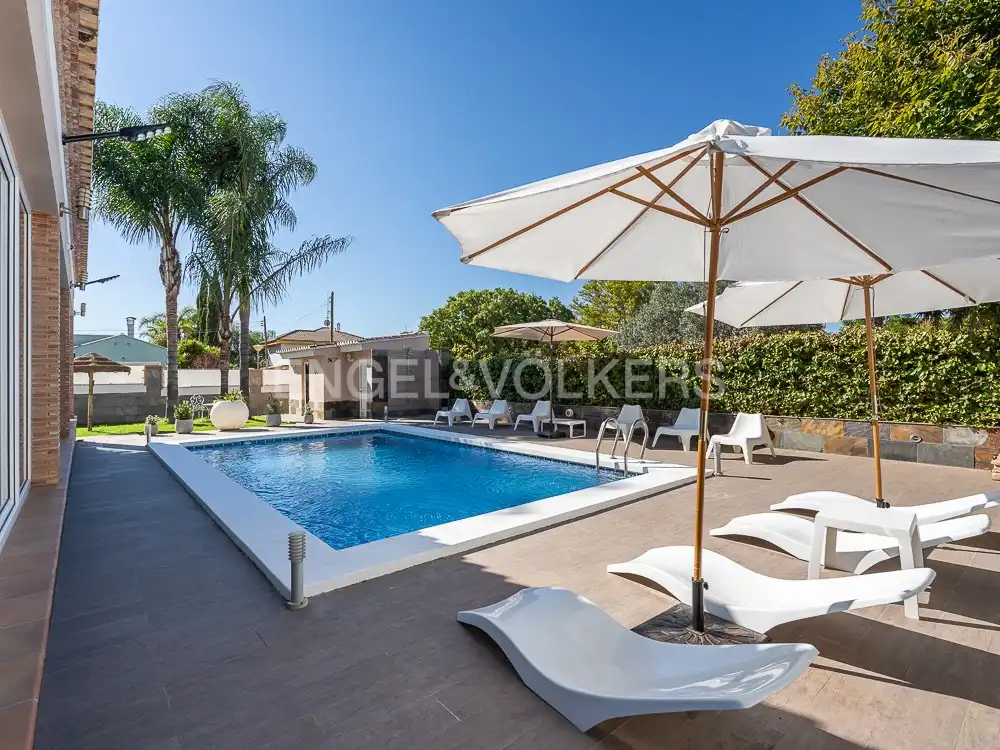 Swimming pool of Houses for rent in Bétera  with Air Conditioner, Heating and Private garden