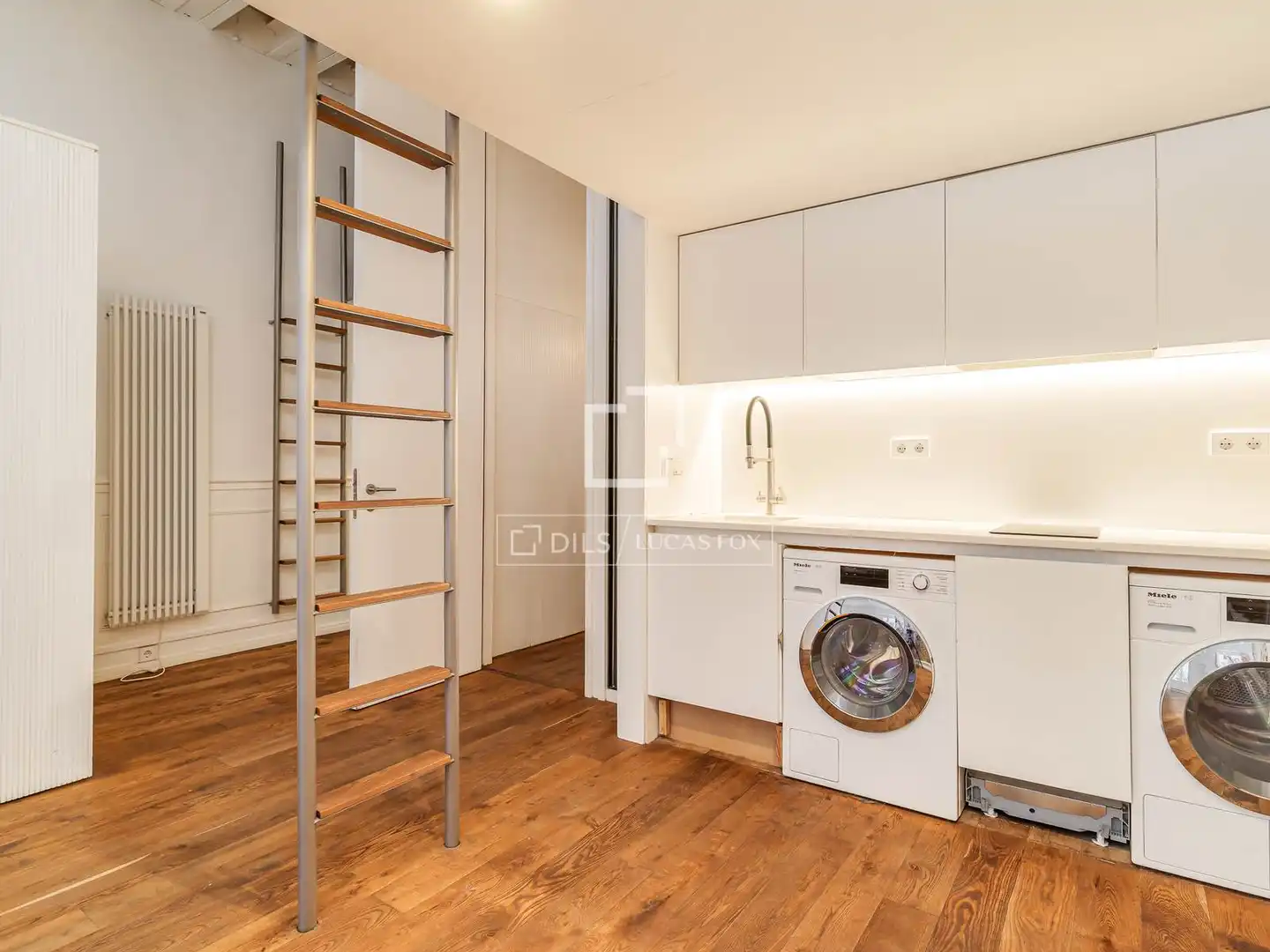 Vista exterior de Piso en venta en Barcelona con Aire acondicionado, Calefacción y Jardín privado