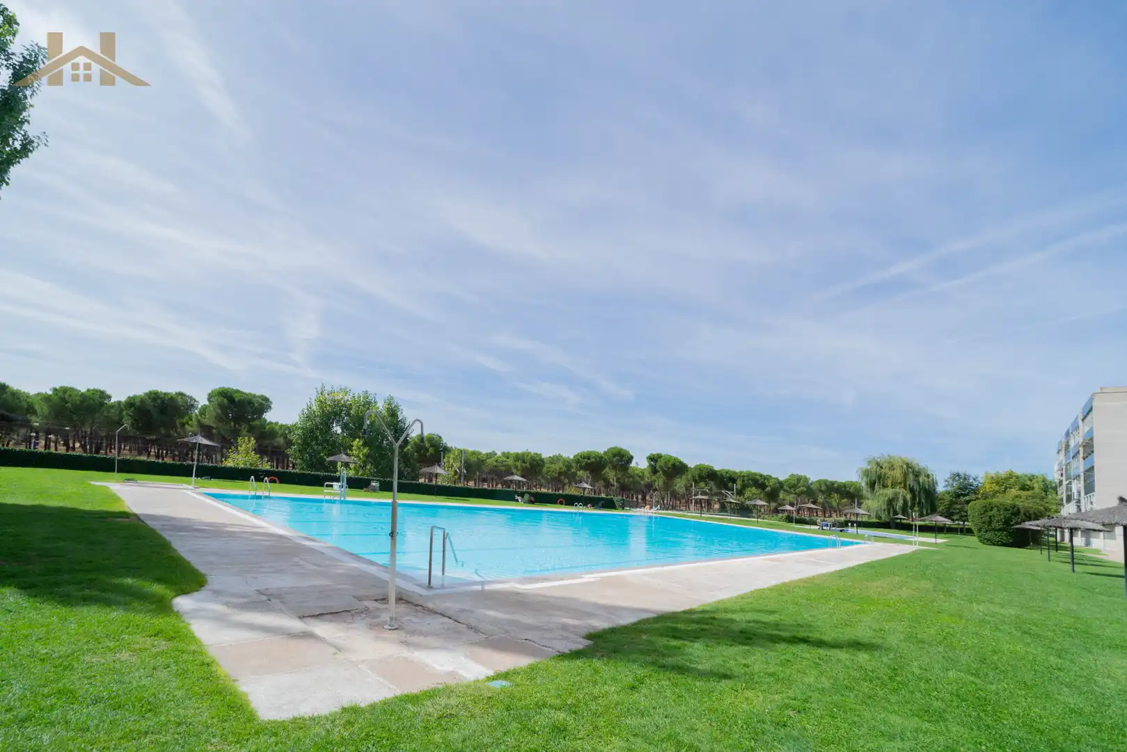 Swimming pool of Flat for sale in Zona Carretera del Plantío