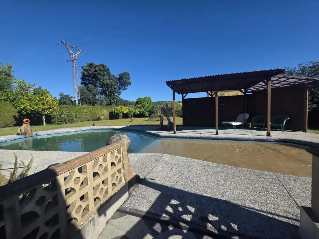 Swimming pool of Houses for sale in Boiro  with Heating, Private garden and Parquet flooring