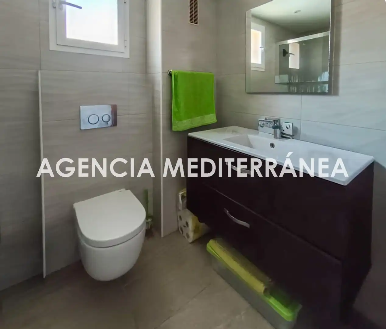 Bany de Apartament en venda en Santa Eulària des Riu amb Aire condicionat, Calefacció i Jardí privat